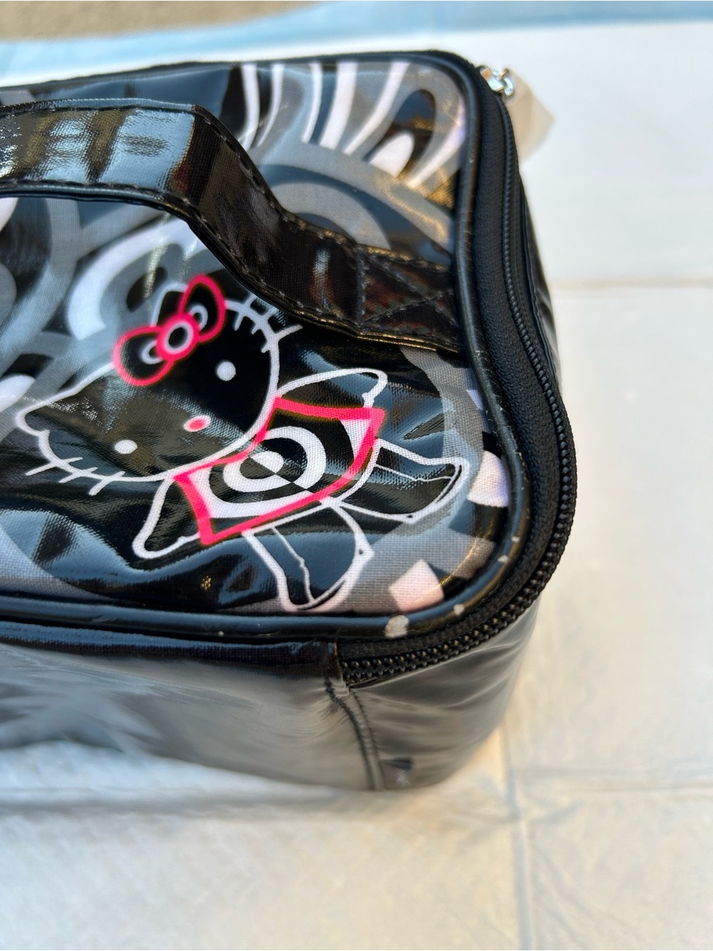 Rare Hello Kitty Mac Makeup Bag - Picture 11 of 12